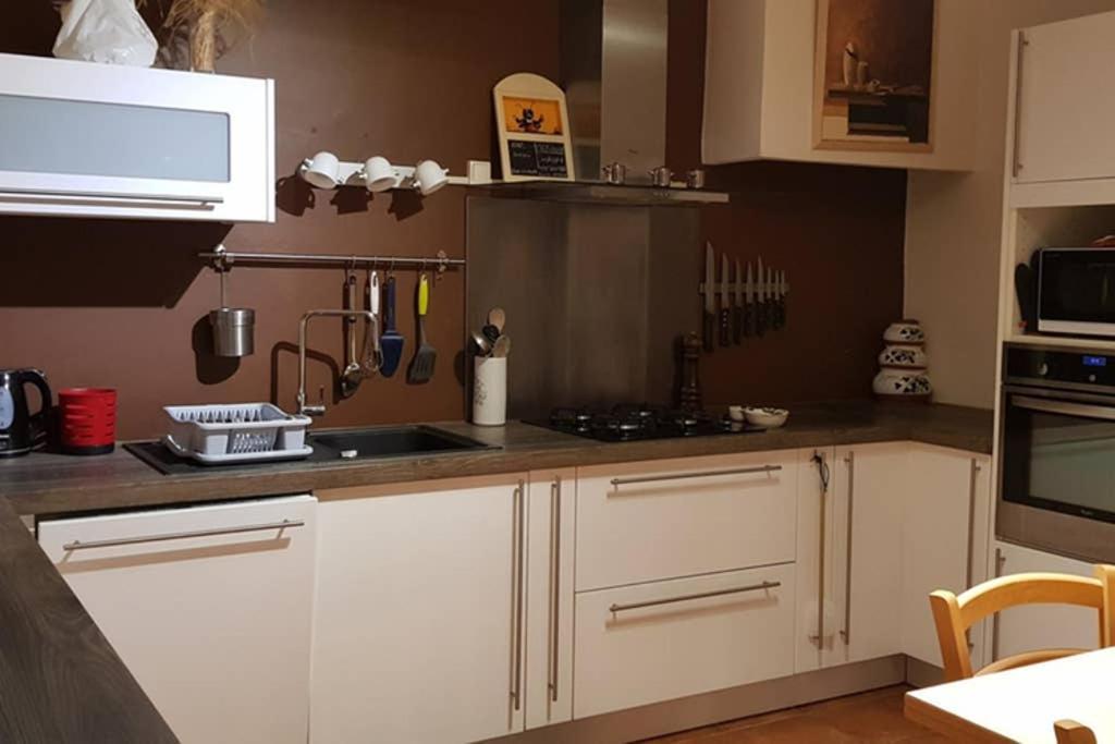 شقة إج مورت  في Un Charmant Logement المظهر الخارجي الصورة
