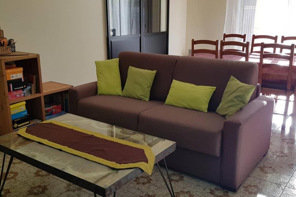 شقة إج مورت  في Un Charmant Logement المظهر الخارجي الصورة